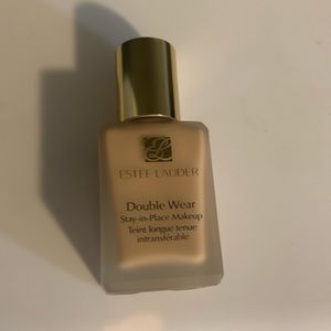 Estēe Lauder ~ Double Wear stay-in-place makeup